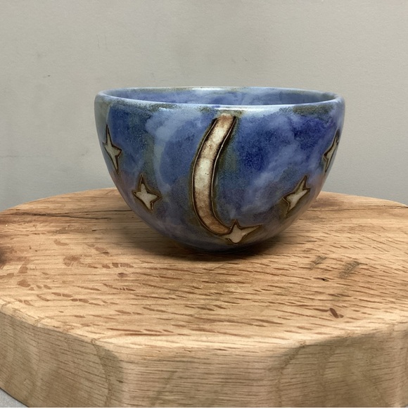 Mara in Mexico - Beautiful & Hugh - Stoneware Ceramic Mug / Cup / Soup Bowl - Picture 4 of 15